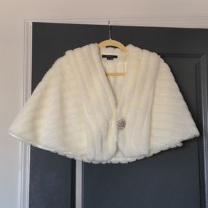 Ivory Faux Fur Shoulder Cape/Wrap